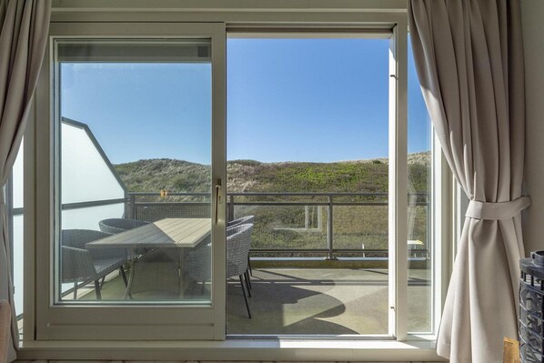 Interior - Een Open Ruim Appartement Geschikt Voor 4 Personen (Callantsoog)