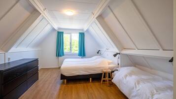 2 slaapkamers, reisbedje, wifi
