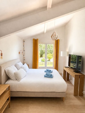4 habitaciones, tabla de planchar con plancha y cuna de viaje