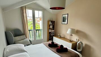 4 chambres, fer et planche Ă  repasser, Wi-Fi gratuit, draps fournis