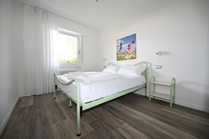 2 bedrooms, WiFi, bed sheets