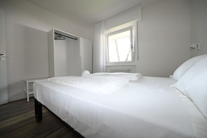 2 bedrooms, WiFi, bed sheets