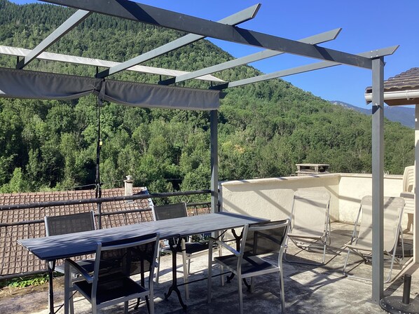 Outdoor dining - Maison de Montagne Proche dAx les Thermes (Caussou)