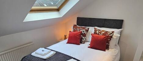 2 soverom, strykejern/-brett, wi-fi og sengetøy