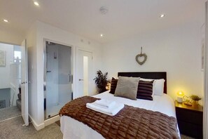 2 bedrooms, iron/ironing board, WiFi, bed sheets - Beautiful London SW12, Flat (London)