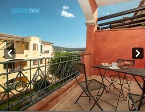 Outdoor dining - Residence Nausicaa The House of Mary (Santa Teresa Gallura)