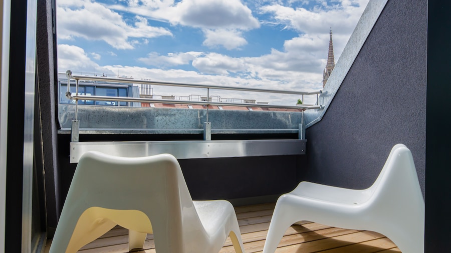 Grand Quarters City Residence