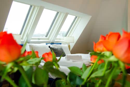 Deluxe Apartment, 1 Bedroom, Balcony | Living area