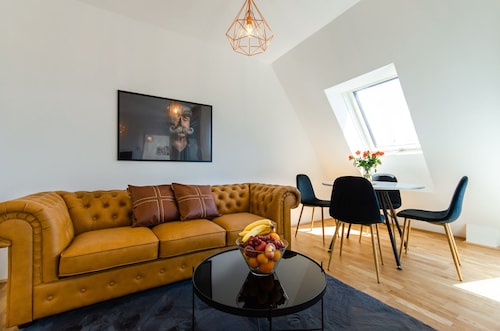 Grand Quarters City Residence