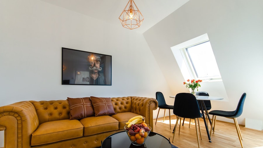 Grand Quarters City Residence