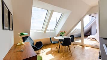 Penthouse Apartment with Balcony | In-room dining