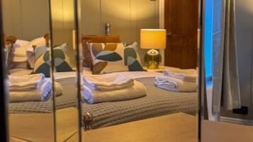 3 bedrooms, iron/ironing board, travel cot, WiFi