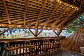 Outdoor dining - Casa Maya Transylvania Loft (Sighișoara)