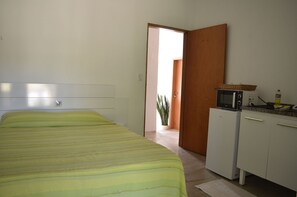 1 bedroom, internet - Plus Couple Suite with mini kitchen (Ilhabela)
