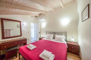 2 bedrooms, iron/ironing board, WiFi, bed sheets - Villa Pitteri - Two Bedroom Villa, Sleeps 4 (Ionian Islands)