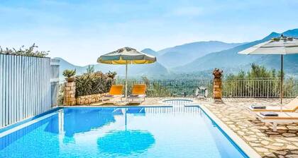 Villa Adriani - Two Bedroom Villa, Sleeps 4