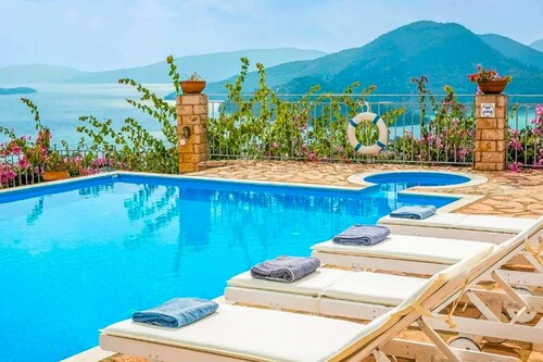 Villa Irida Nidri - Two Bedroom Villa, Sleeps 4
