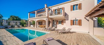 Classic Villa - Cinq Chambres Villa, Couchages 10