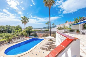 Pool - Villa Delfin - Five Bedroom Villa, Sleeps 10 (Alayor)