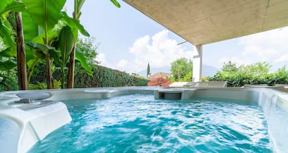 VILLA ALVARIUM - moderne Architektur mit großen Räumen und Designer Ausstattung