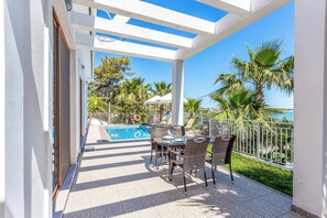 Outdoor dining - Bay View I - Two Bedroom Villa, Sleeps 4 (Agios Sostis)