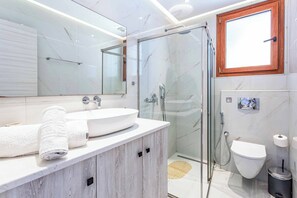 Douche, serviettes fournies