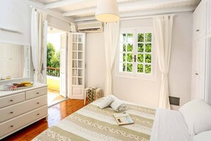 4 chambres, fer et planche à repasser, Wi-Fi, draps fournis