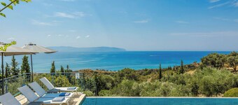 Mounda Beach Villa - Four Bedroom Villa, Sleeps 7