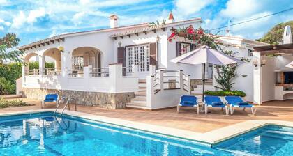 Villa Sa Passada - Four Bedroom Villa, Sleeps 8