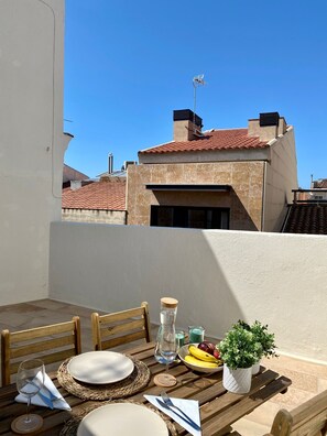 Outdoor dining - Precioso Ático con Terraza Reformado (Mataró)