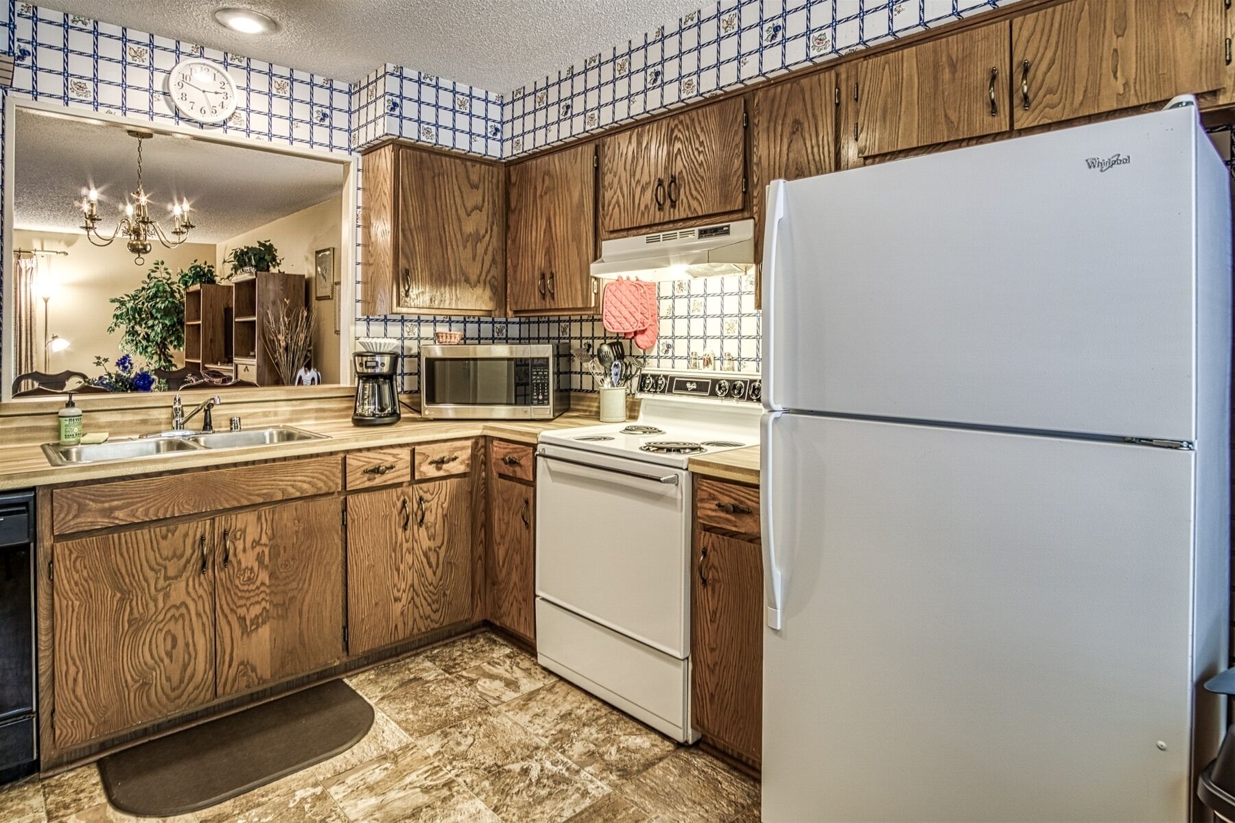 LONG TERM ONLY - 8 Lonjeta Lane - A nicely furnished one level town home near
