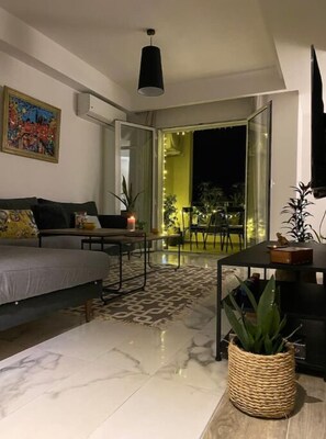 Living area - Bright Central Calm ; Appartement Moderne Avec vue (Tunis)