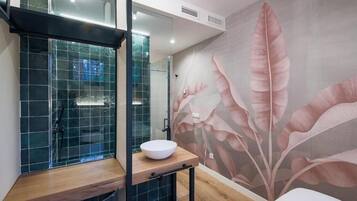 Habitación doble Confort | Baño | Amenidades de baño gratuitas