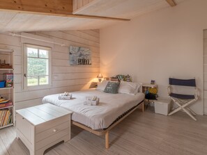2 chambres, fer et planche à repasser, Wi-Fi, draps fournis