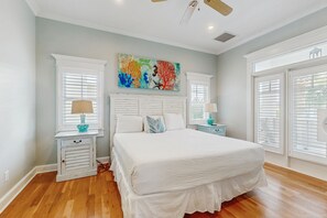 4 bedrooms, iron/ironing board, Internet, bed sheets