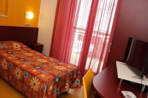 In-room safe, individually decorated, desk, free WiFi - Hotel Nautic (Cesenatico)