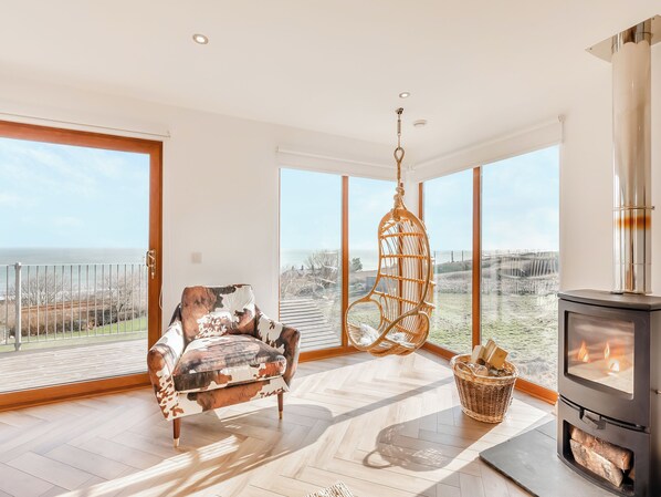 Fireplace - 5 bedroom accommodation in Berwick-Upon-Tweed (Berwick-Upon-Tweed)