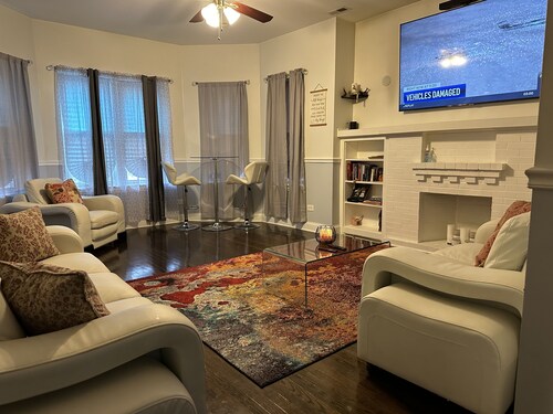 420 at Cheltenham 4BR