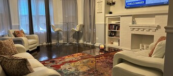 420 at Cheltenham 4BR