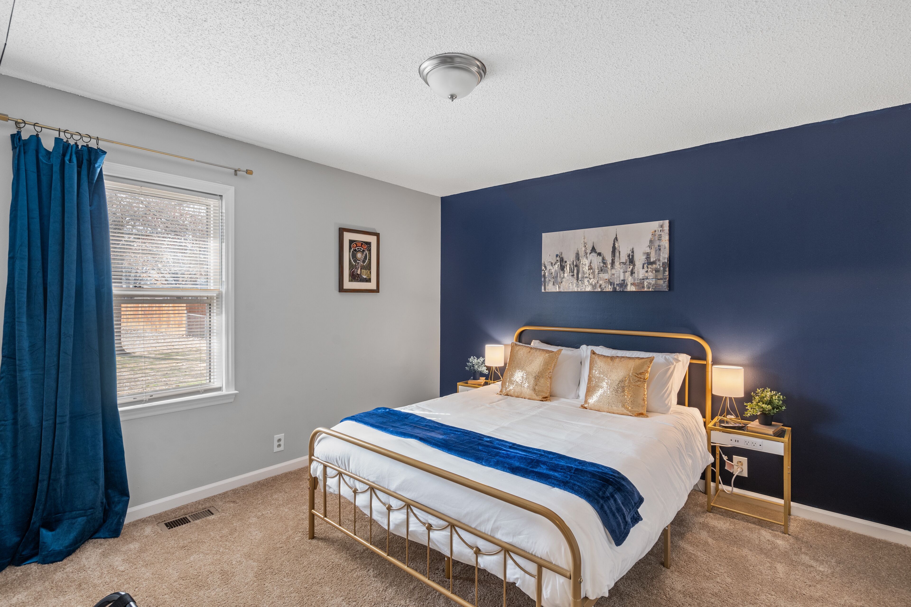 3 quartos, cofres nos quartos, escrivaninha