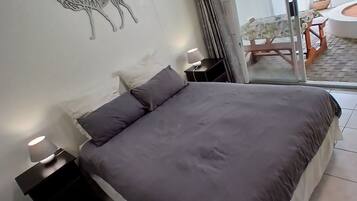 1 bedroom, desk, free WiFi, bed sheets