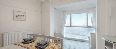 4 makuuhuonetta, ilmainen Wi-Fi, vuodevaatteet