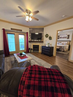 1 slaapkamer, een strijkplank/strijkijzer, reisbedje, gratis wifi