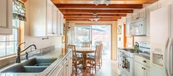 Three Little Bears Cabin W/Hot Tub & Pool Table!