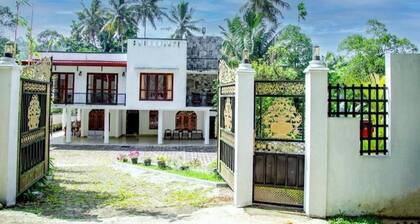 Serene Bungalow Near Sinharaja Rainforest | Ideal for Nature Lovers…..