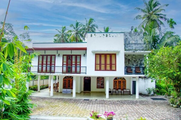 Exterior - Serene Bungalow Near Sinharaja Rainforest | Ideal for Nature Lovers….. (Deniyaya)