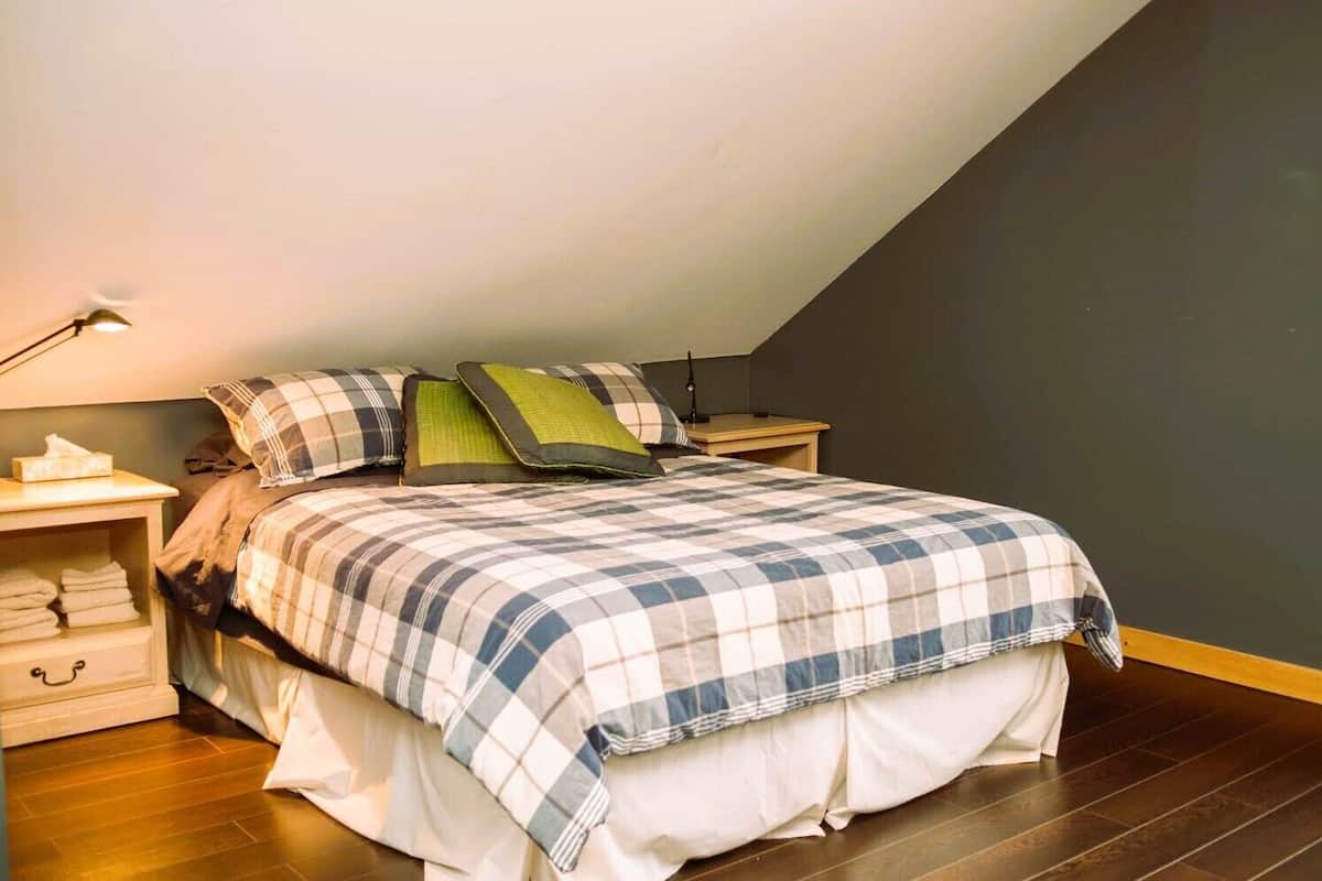 4 bedrooms, individually decorated, individually furnished