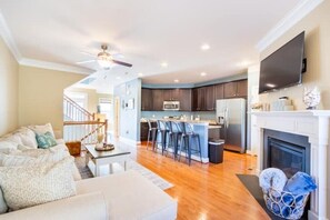 Fernseher, Kamin, Computerbildschirme