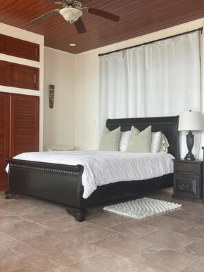 1 soverom, safe på rommet, reiseseng for barn og wi-fi