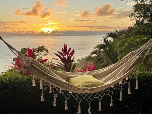 Spectacular ocean view just minutes away from Dominical beach!